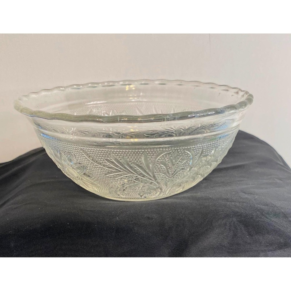 Vintage Anchor Hocking Sandwich Clear Glass 6 ½" Bowl Scalloped Edge - EUC